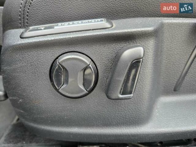 Серый Фольксваген Пассат, объемом двигателя 1.97 л и пробегом 198 тыс. км за 25000 $, фото 38 на Automoto.ua