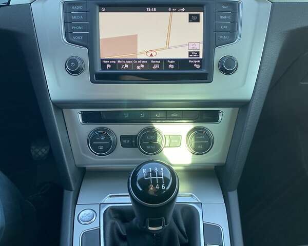 Сірий Фольксваген Пассат, об'ємом двигуна 1.6 л та пробігом 257 тис. км за 13300 $, фото 26 на Automoto.ua