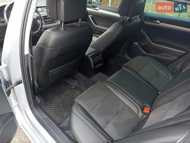 Фольксваген Пассат 2016 в Радомышле на Automoto.ua Серый Фольксваген Пассат, объемом двигателя 1.97 л и пробегом 286 тыс. км за 14500 $, фото 10 на Automoto.ua