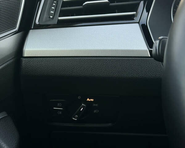 Сірий Фольксваген Пассат, об'ємом двигуна 1.6 л та пробігом 319 тис. км за 12200 $, фото 38 на Automoto.ua