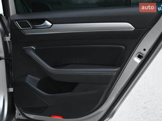 Сірий Фольксваген Пассат, об'ємом двигуна 1.97 л та пробігом 260 тис. км за 18599 $, фото 48 на Automoto.ua