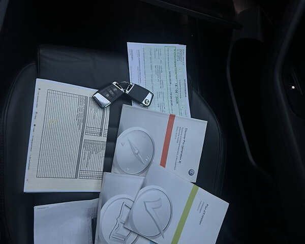 Сірий Фольксваген Пассат, об'ємом двигуна 1.6 л та пробігом 260 тис. км за 13999 $, фото 55 на Automoto.ua