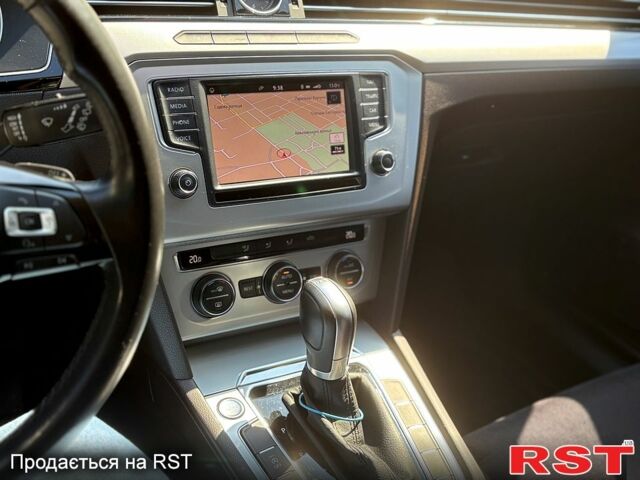 Сірий Фольксваген Пассат, об'ємом двигуна 2 л та пробігом 200 тис. км за 14999 $, фото 3 на Automoto.ua