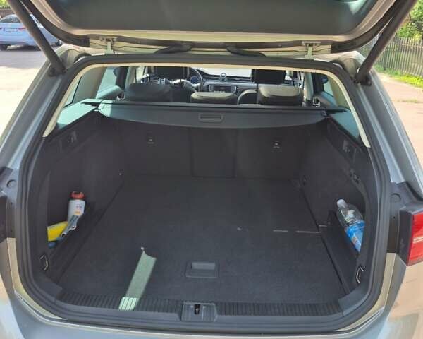 Серый Фольксваген Пассат, объемом двигателя 1.97 л и пробегом 267 тыс. км за 19000 $, фото 45 на Automoto.ua