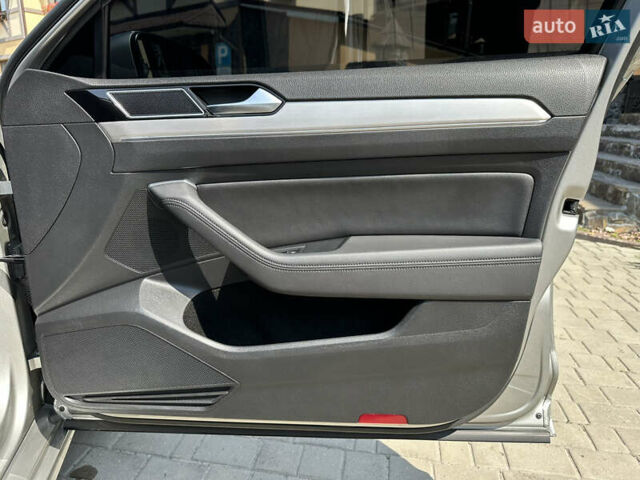 Серый Фольксваген Пассат, объемом двигателя 1.97 л и пробегом 275 тыс. км за 15999 $, фото 66 на Automoto.ua