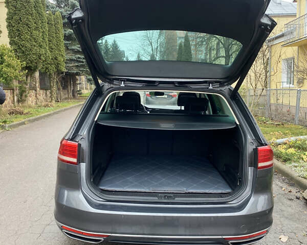 Серый Фольксваген Пассат, объемом двигателя 1.97 л и пробегом 275 тыс. км за 15800 $, фото 8 на Automoto.ua