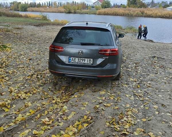 Серый Фольксваген Пассат, объемом двигателя 1.6 л и пробегом 190 тыс. км за 13900 $, фото 3 на Automoto.ua