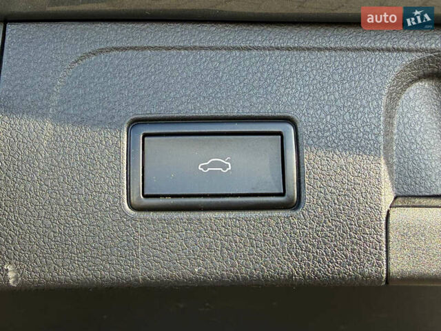 Сірий Фольксваген Пассат, об'ємом двигуна 2 л та пробігом 195 тис. км за 16999 $, фото 57 на Automoto.ua