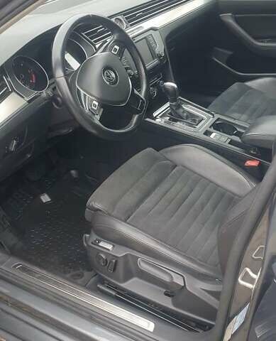 Серый Фольксваген Пассат, объемом двигателя 2 л и пробегом 263 тыс. км за 15500 $, фото 4 на Automoto.ua