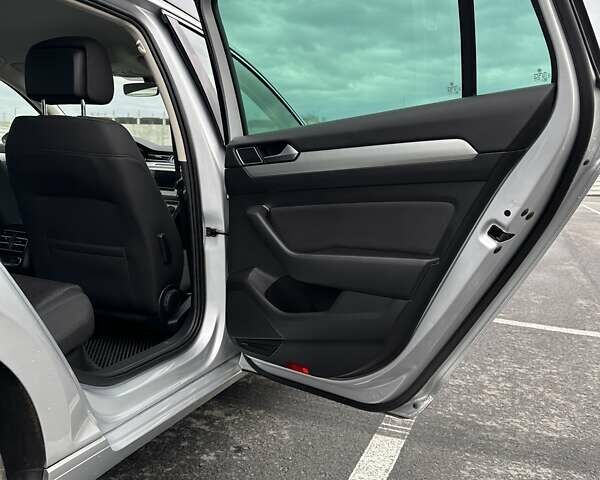 Серый Фольксваген Пассат, объемом двигателя 1.97 л и пробегом 306 тыс. км за 15000 $, фото 23 на Automoto.ua