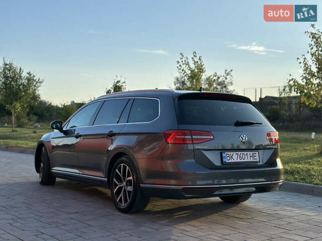 Серый Фольксваген Пассат, объемом двигателя 2 л и пробегом 220 тыс. км за 17999 $, фото 4 на Automoto.ua