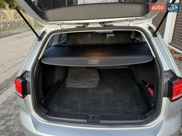 Серый Фольксваген Пассат, объемом двигателя 1.6 л и пробегом 237 тыс. км за 12800 $, фото 14 на Automoto.ua