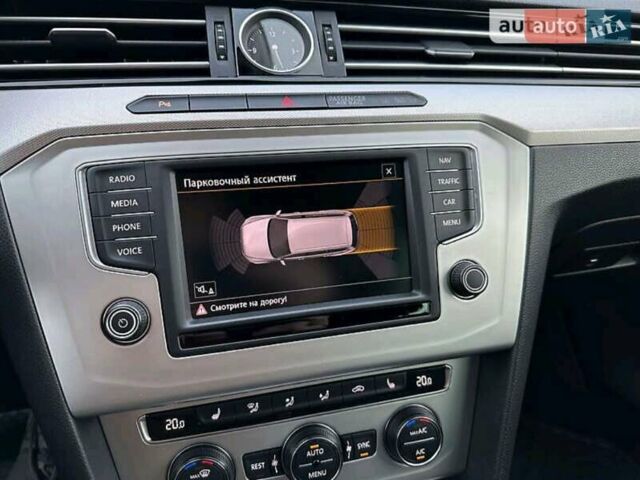 Фольксваген Пассат 2016 в Радомышле на Automoto.ua Серый Фольксваген Пассат, объемом двигателя 1.97 л и пробегом 286 тыс. км за 14500 $, фото 19 на Automoto.ua