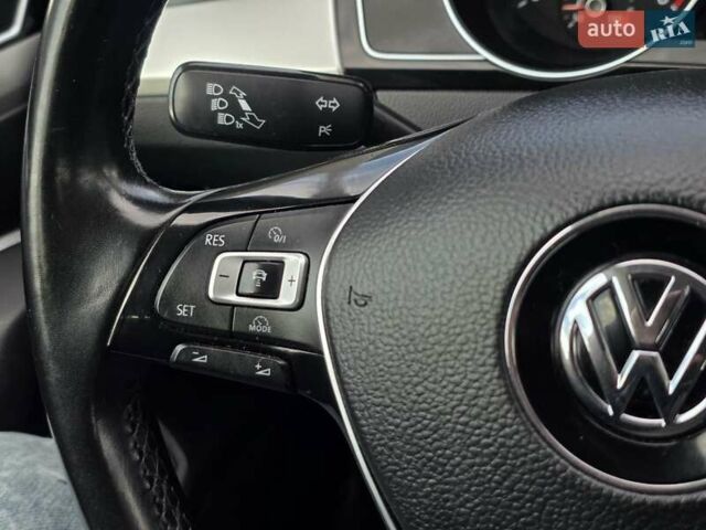 Сірий Фольксваген Пассат, об'ємом двигуна 2 л та пробігом 226 тис. км за 15499 $, фото 1 на Automoto.ua