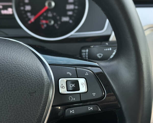 Сірий Фольксваген Пассат, об'ємом двигуна 1.6 л та пробігом 319 тис. км за 12200 $, фото 35 на Automoto.ua