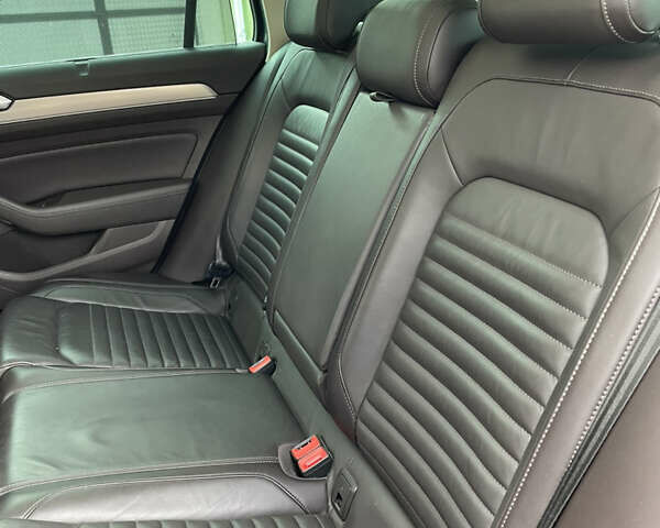 Серый Фольксваген Пассат, объемом двигателя 1.97 л и пробегом 233 тыс. км за 21999 $, фото 23 на Automoto.ua