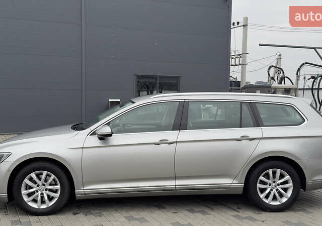 Серый Фольксваген Пассат, объемом двигателя 1.97 л и пробегом 299 тыс. км за 12850 $, фото 16 на Automoto.ua