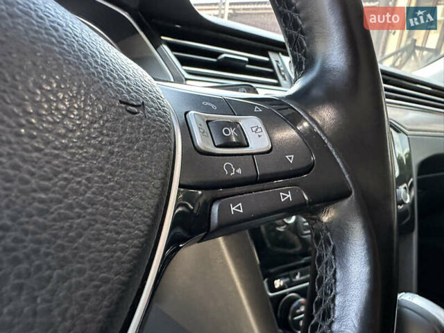 Серый Фольксваген Пассат, объемом двигателя 1.97 л и пробегом 275 тыс. км за 15999 $, фото 44 на Automoto.ua