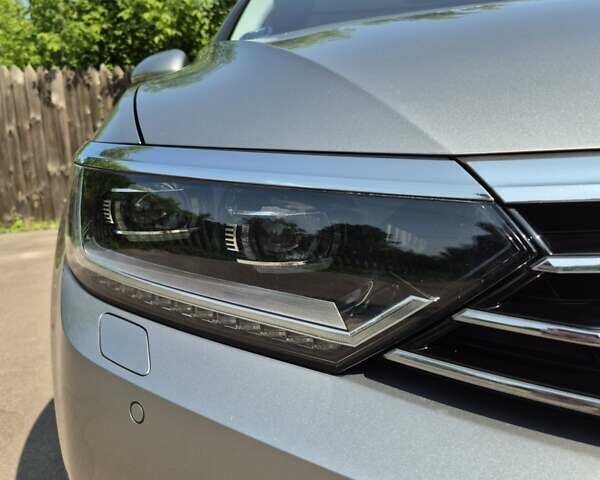 Серый Фольксваген Пассат, объемом двигателя 1.97 л и пробегом 267 тыс. км за 19000 $, фото 6 на Automoto.ua