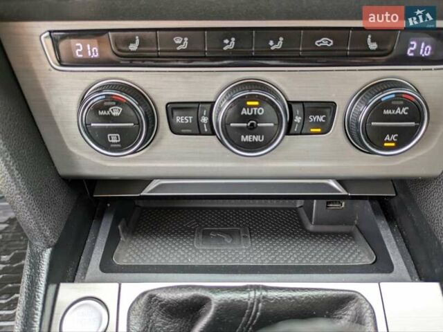 Серый Фольксваген Пассат, объемом двигателя 1.97 л и пробегом 320 тыс. км за 13400 $, фото 14 на Automoto.ua