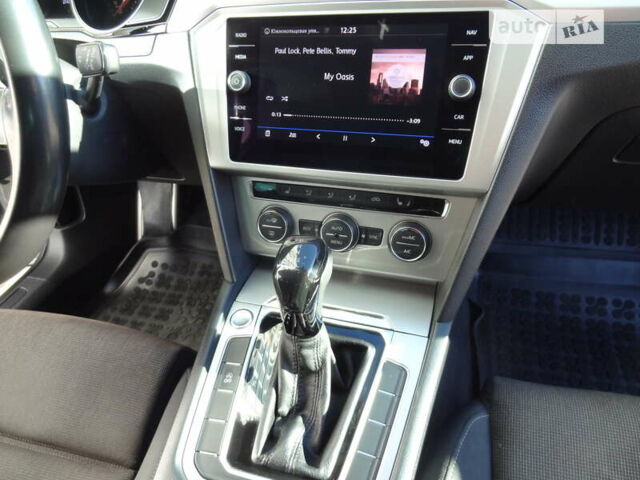 Серый Фольксваген Пассат, объемом двигателя 1.97 л и пробегом 276 тыс. км за 16000 $, фото 34 на Automoto.ua