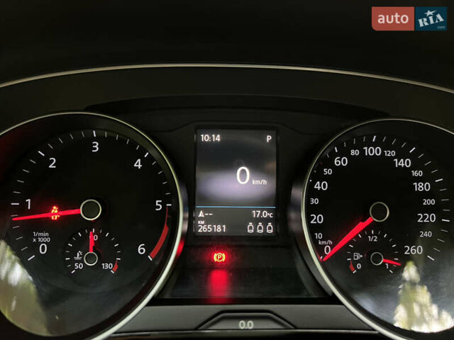 Серый Фольксваген Пассат, объемом двигателя 1.97 л и пробегом 270 тыс. км за 18000 $, фото 15 на Automoto.ua