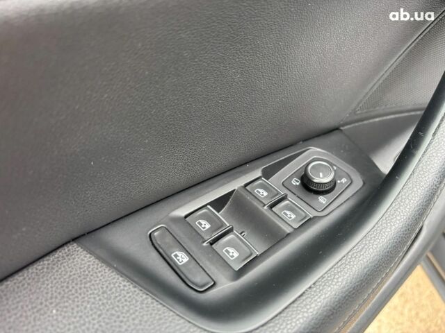 Сірий Фольксваген Пассат, об'ємом двигуна 2 л та пробігом 210 тис. км за 17590 $, фото 18 на Automoto.ua