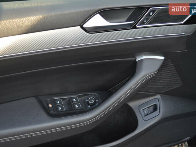 Серый Фольксваген Пассат, объемом двигателя 1.97 л и пробегом 281 тыс. км за 18200 $, фото 35 на Automoto.ua