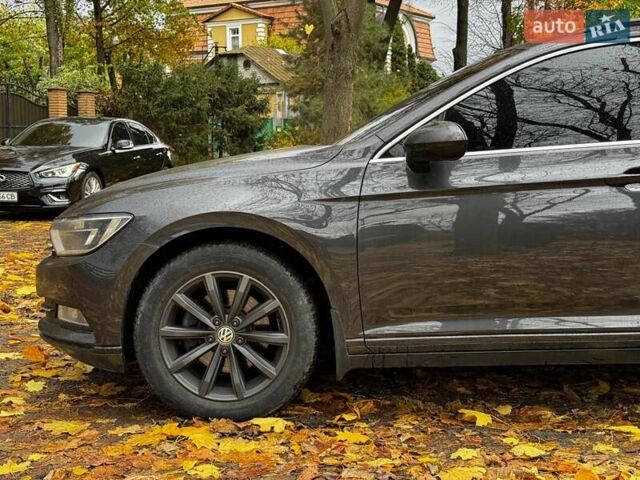 Фольксваген Пассат 2017 в Киеве на Automoto.ua Серый Фольксваген Пассат, объемом двигателя 2 л и пробегом 282 тыс. км за 13790 $, фото 10 на Automoto.ua