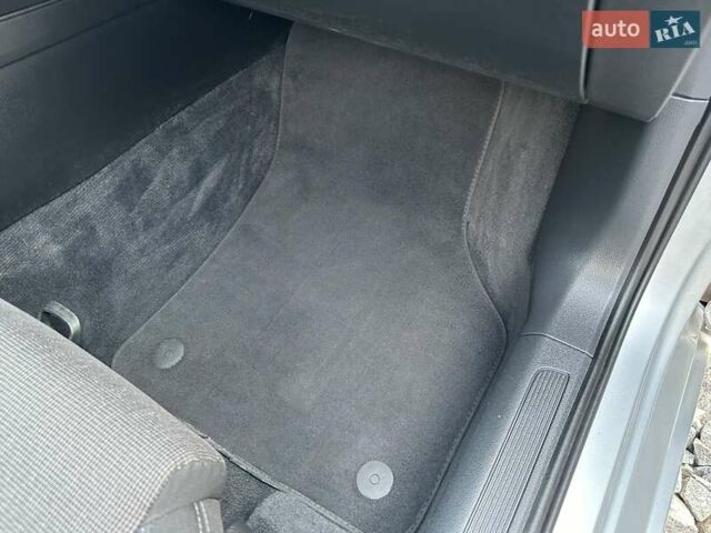 Серый Фольксваген Пассат, объемом двигателя 2 л и пробегом 269 тыс. км за 15850 $, фото 92 на Automoto.ua