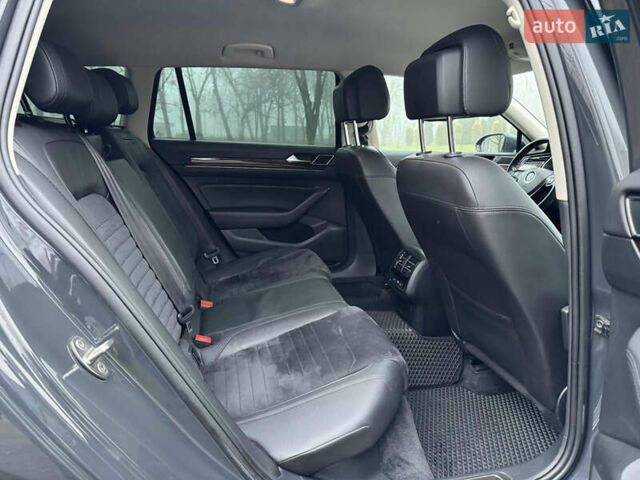 Серый Фольксваген Пассат, объемом двигателя 1.97 л и пробегом 230 тыс. км за 16650 $, фото 23 на Automoto.ua