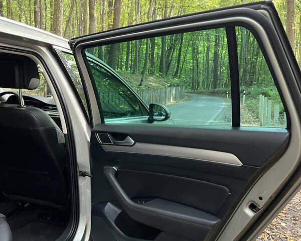 Серый Фольксваген Пассат, объемом двигателя 1.97 л и пробегом 266 тыс. км за 18950 $, фото 22 на Automoto.ua