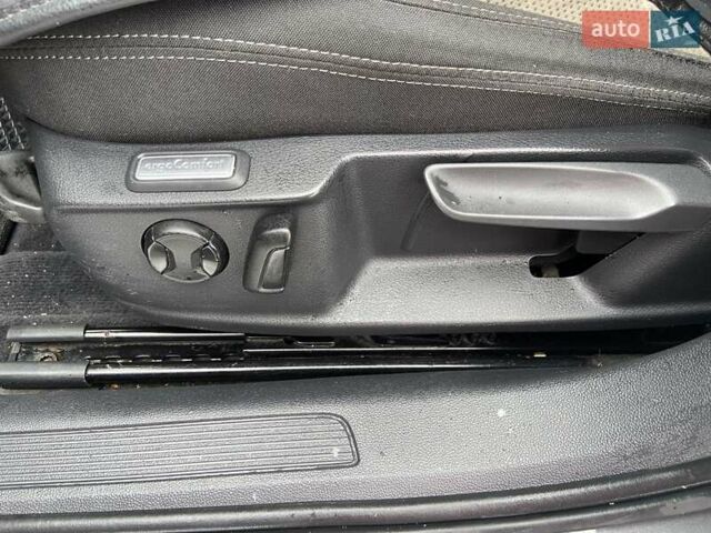 Серый Фольксваген Пассат, объемом двигателя 1.97 л и пробегом 240 тыс. км за 15999 $, фото 11 на Automoto.ua