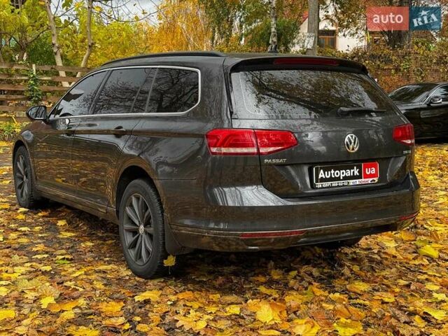 Фольксваген Пассат 2017 в Киеве на Automoto.ua Серый Фольксваген Пассат, объемом двигателя 2 л и пробегом 282 тыс. км за 13790 $, фото 8 на Automoto.ua