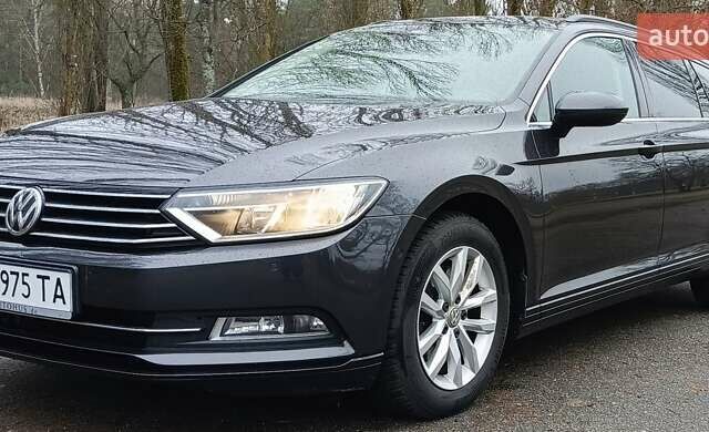 Серый Фольксваген Пассат, объемом двигателя 1.97 л и пробегом 203 тыс. км за 15800 $, фото 2 на Automoto.ua