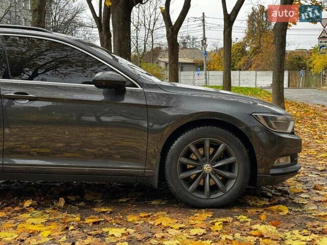 Фольксваген Пассат 2017 в Киеве на Automoto.ua Серый Фольксваген Пассат, объемом двигателя 2 л и пробегом 282 тыс. км за 13790 $, фото 3 на Automoto.ua