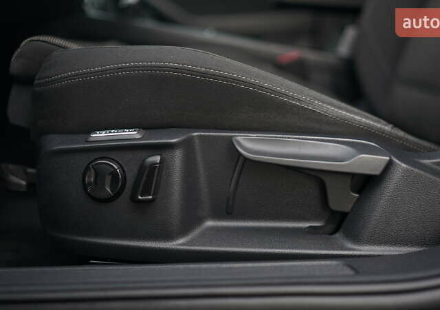 Серый Фольксваген Пассат, объемом двигателя 1.6 л и пробегом 270 тыс. км за 15300 $, фото 15 на Automoto.ua