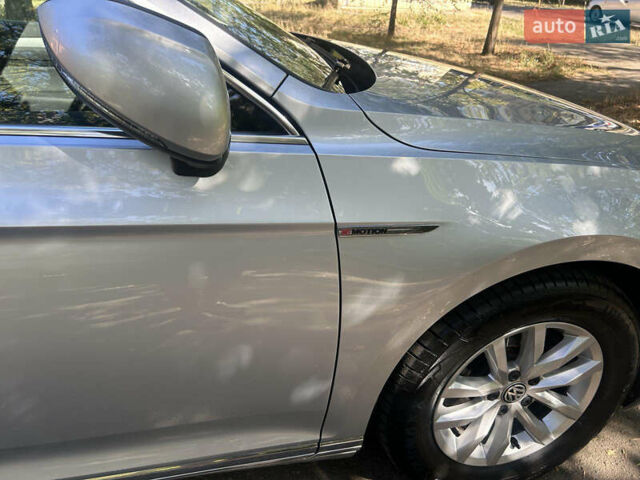 Серый Фольксваген Пассат, объемом двигателя 1.97 л и пробегом 305 тыс. км за 16900 $, фото 12 на Automoto.ua