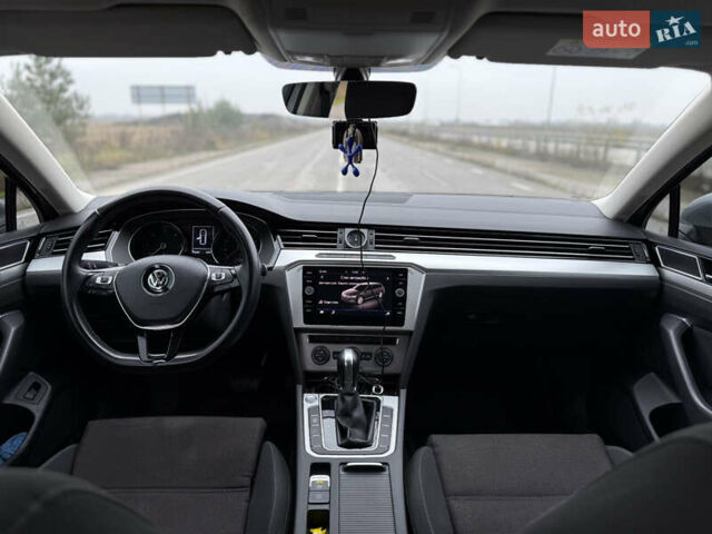 Серый Фольксваген Пассат, объемом двигателя 1.6 л и пробегом 251 тыс. км за 14800 $, фото 32 на Automoto.ua