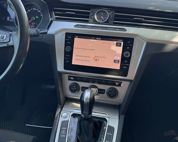 Серый Фольксваген Пассат, объемом двигателя 2 л и пробегом 280 тыс. км за 15999 $, фото 11 на Automoto.ua