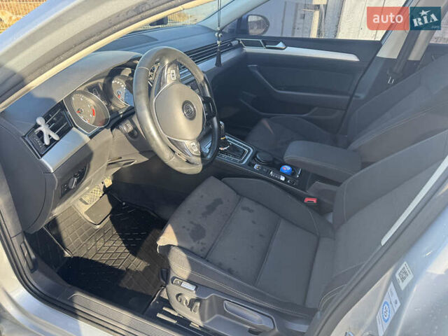 Серый Фольксваген Пассат, объемом двигателя 1.97 л и пробегом 230 тыс. км за 14500 $, фото 4 на Automoto.ua