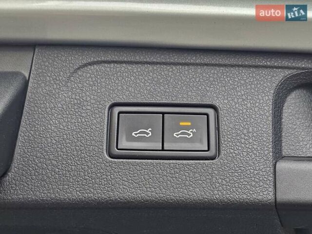 Серый Фольксваген Пассат, объемом двигателя 2 л и пробегом 270 тыс. км за 17999 $, фото 15 на Automoto.ua