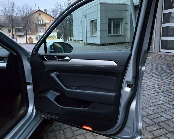 Серый Фольксваген Пассат, объемом двигателя 1.6 л и пробегом 249 тыс. км за 13499 $, фото 23 на Automoto.ua