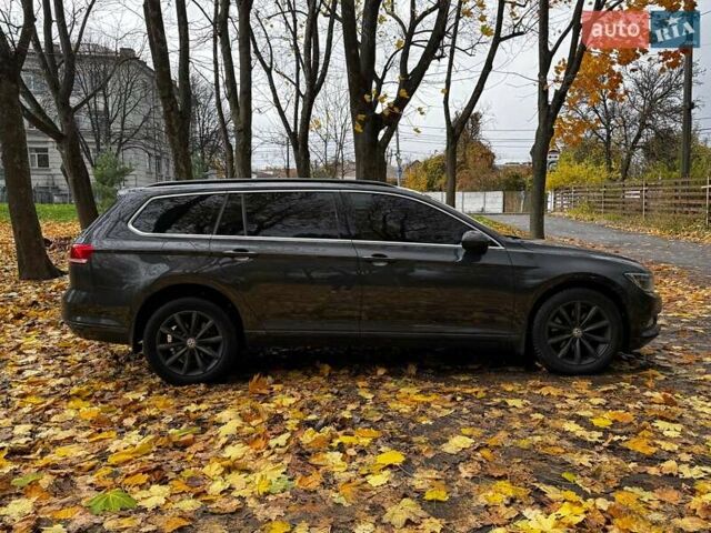 Фольксваген Пассат 2017 в Киеве на Automoto.ua Серый Фольксваген Пассат, объемом двигателя 2 л и пробегом 282 тыс. км за 13790 $, фото 5 на Automoto.ua