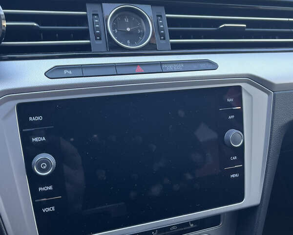 Сірий Фольксваген Пассат, об'ємом двигуна 1.97 л та пробігом 239 тис. км за 18000 $, фото 1 на Automoto.ua