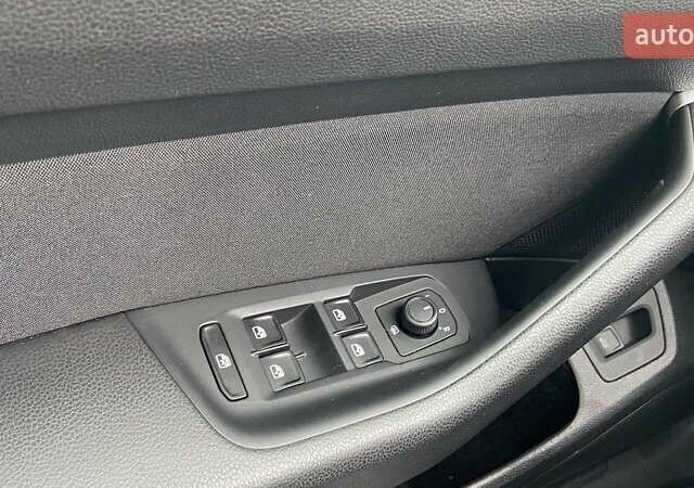 Серый Фольксваген Пассат, объемом двигателя 1.6 л и пробегом 186 тыс. км за 16500 $, фото 24 на Automoto.ua