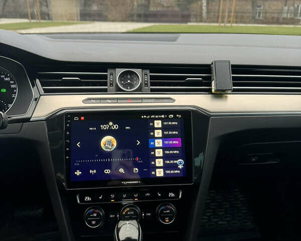 Серый Фольксваген Пассат, объемом двигателя 1.97 л и пробегом 210 тыс. км за 16000 $, фото 16 на Automoto.ua