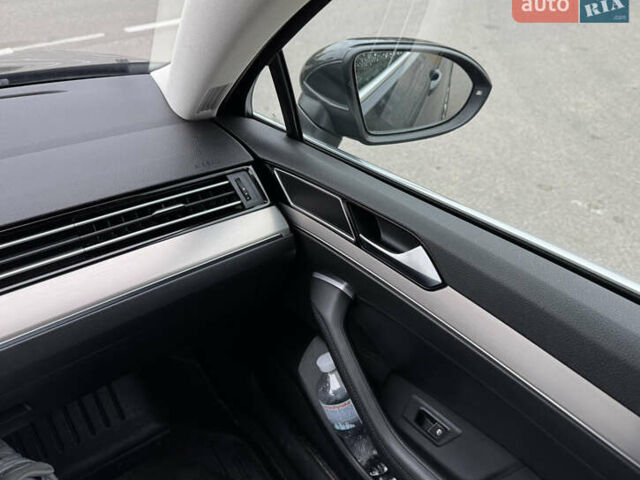 Сірий Фольксваген Пассат, об'ємом двигуна 1.97 л та пробігом 213 тис. км за 17700 $, фото 12 на Automoto.ua