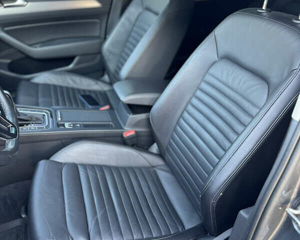 Серый Фольксваген Пассат, объемом двигателя 2 л и пробегом 257 тыс. км за 17999 $, фото 23 на Automoto.ua