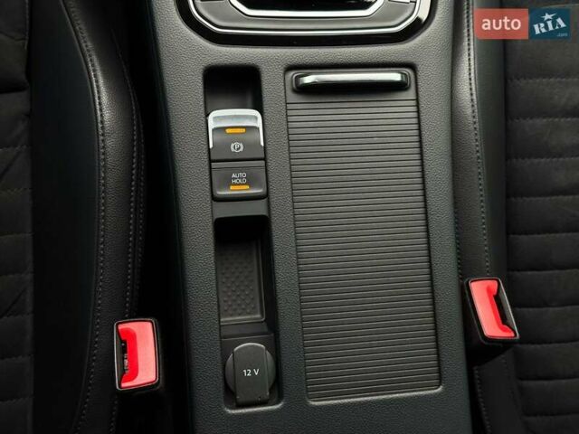 Серый Фольксваген Пассат, объемом двигателя 2 л и пробегом 199 тыс. км за 21499 $, фото 46 на Automoto.ua